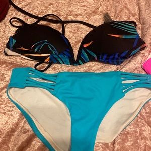 Victoria’s Secret bikini